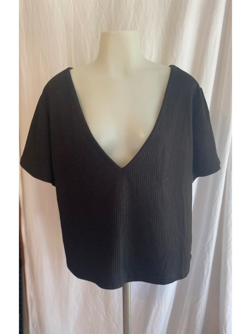 Cider Black Ribbed V Neck Short Sleeve Top